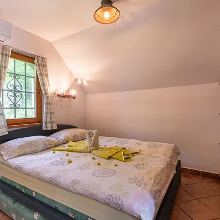 Holiday home Vineyard Rataj 1 *